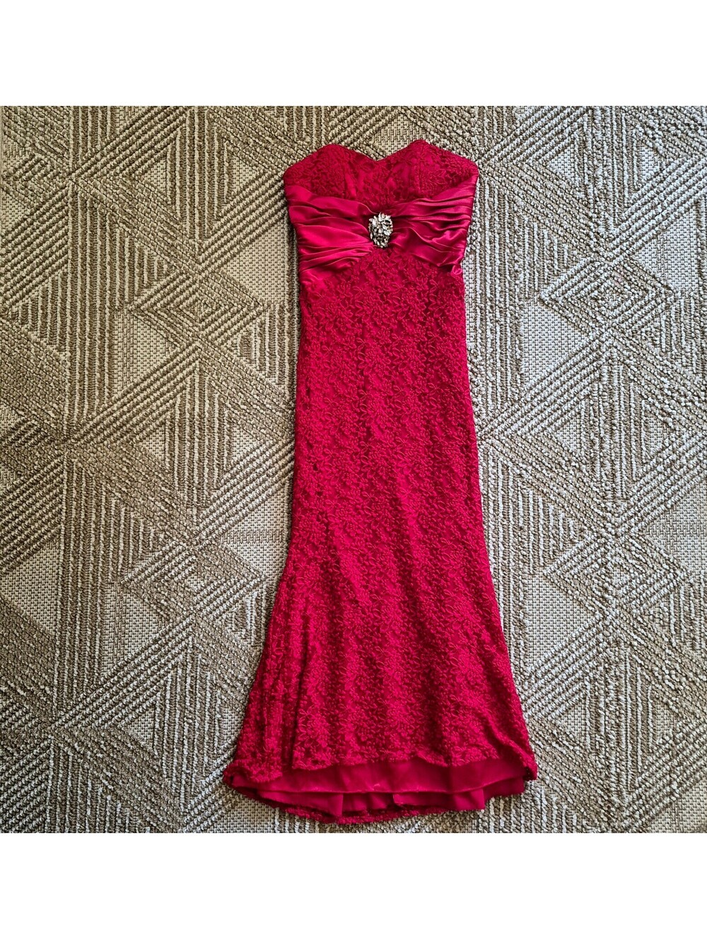 VTG Y2K Juno Red Lace Strapless Prom Dress Sweetheart Gown Brooch Maxi S